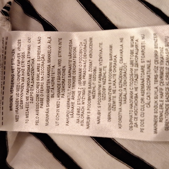 Guess Tee Size L - Picture 7 of 7